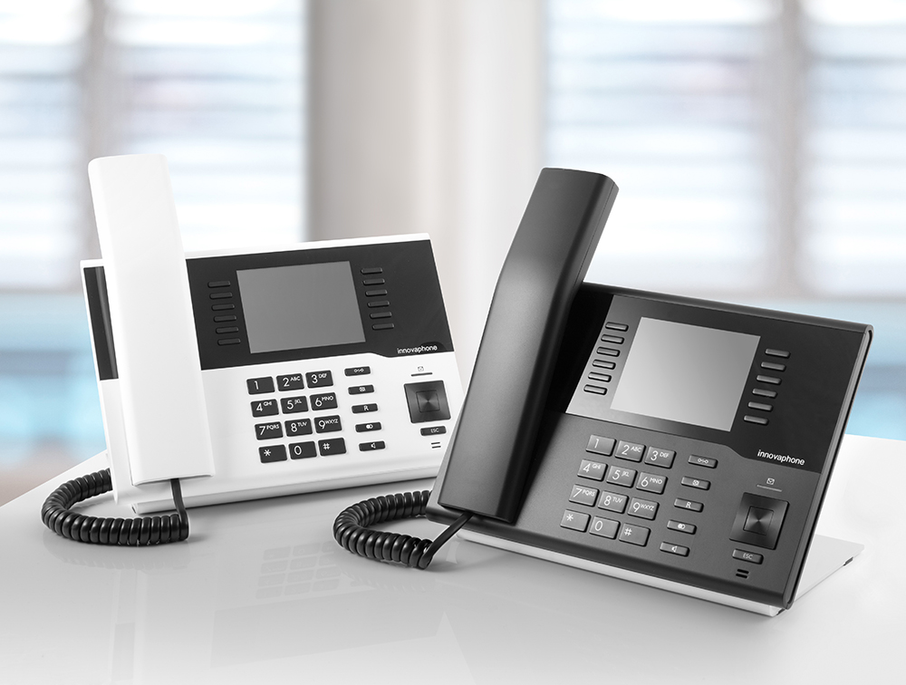 innovaphone IP222: IP phone with colour display, black and white, with background Telecom